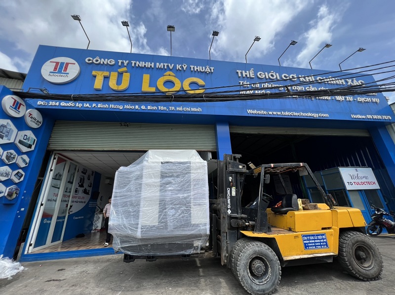 Tuloctech chuyên phân phối máy phay CNC 4 trục chính hãng