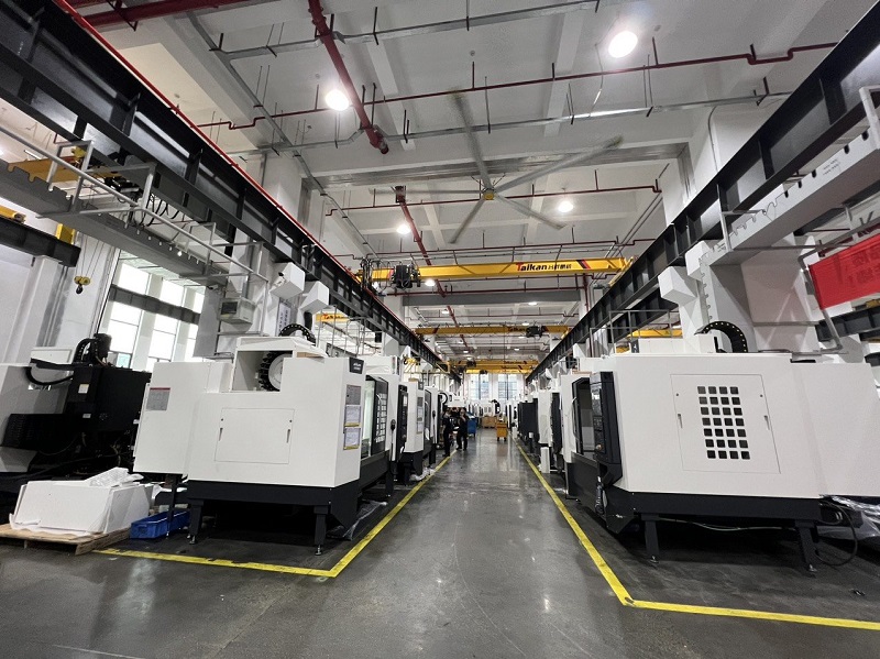 Máy CNC là thiết bị gia công hiện đại nhờ khả năng vận hành tự động hoá theo lệnh lập trình sẵn