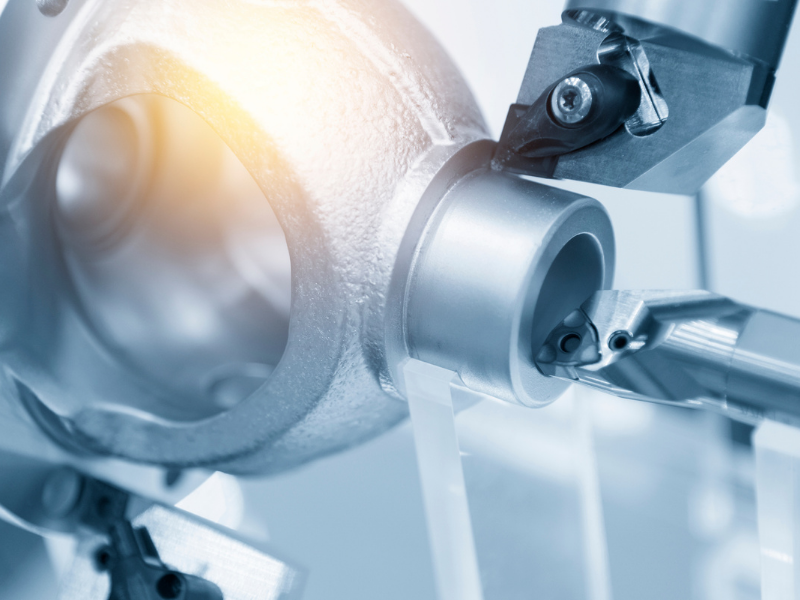 Các lệnh G trong tiện CNC (G-code) là tập hợp các mã lệnh tiêu chuẩn được sử dụng để điều khiển chuyển động và chức năng của máy tiện CNC